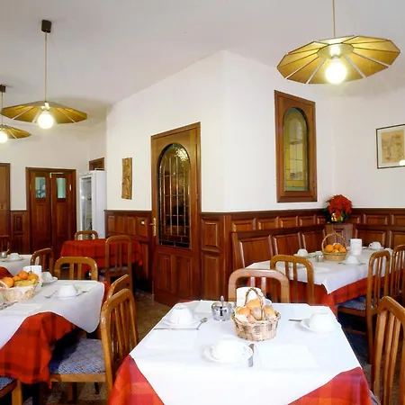 Hotel Florian Nus